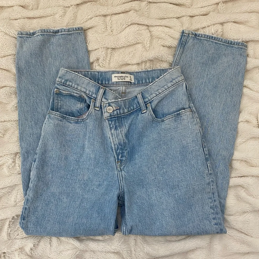 Abercrombie & Fitch 90s Straight Ultra High Rise jeans criss-cross waist Sz 27/4 - Picture 2 of 8